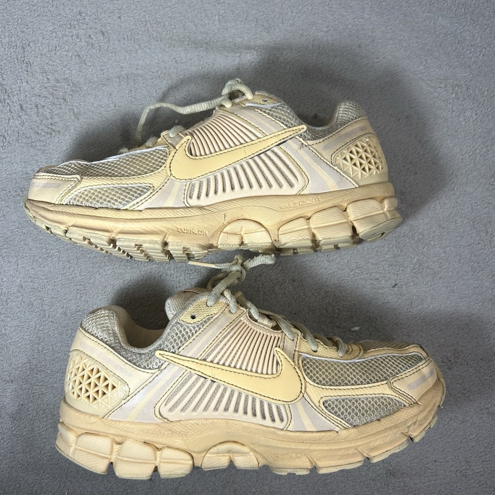 Nike Zoom Vomero 5 Celestial Gold Womens Size 6 Running Lifestyle Shoes
